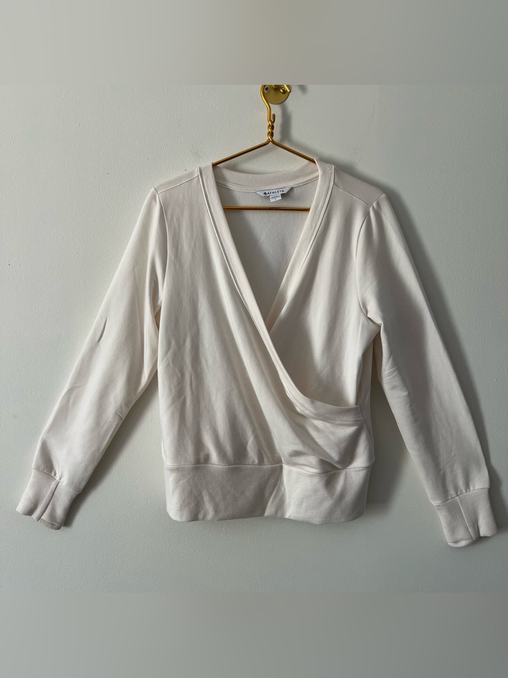 Athleta Cream Super Soft and Cozy Faux Wrap Style V-Neck Athleisure Sweater XL